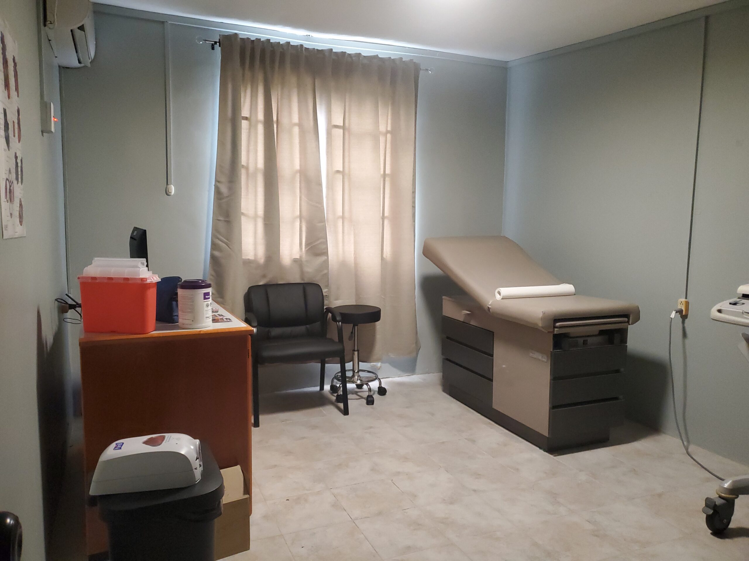 Fully equipped doctor's office for rent in Concordia Mason Hall