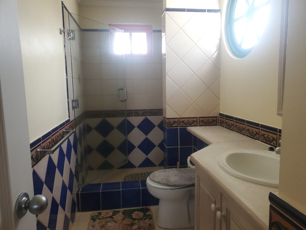 Studio apartment kitchenette in Plantations