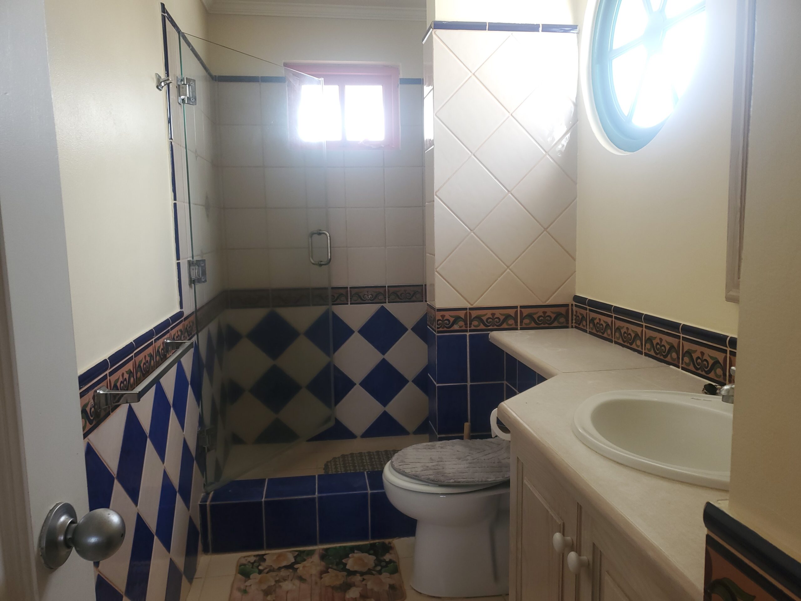 Studio apartment kitchenette in Plantations
